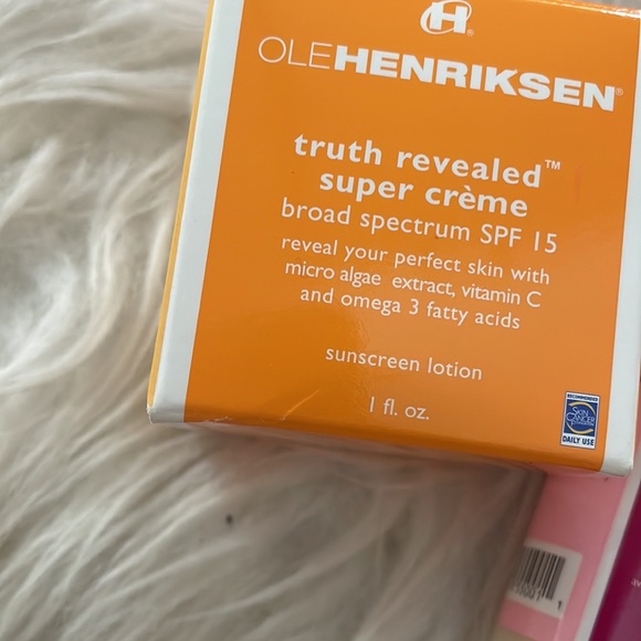 NWT NIB Ole Henriksen skincare set 8 pcs w pouch Sephora $100 insane deal! - Picture 2 of 7